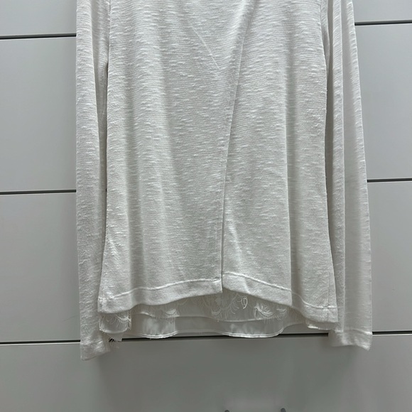 White House black market long sleeve white blouse w/ silver beading v neck- m - Picture 9 of 9